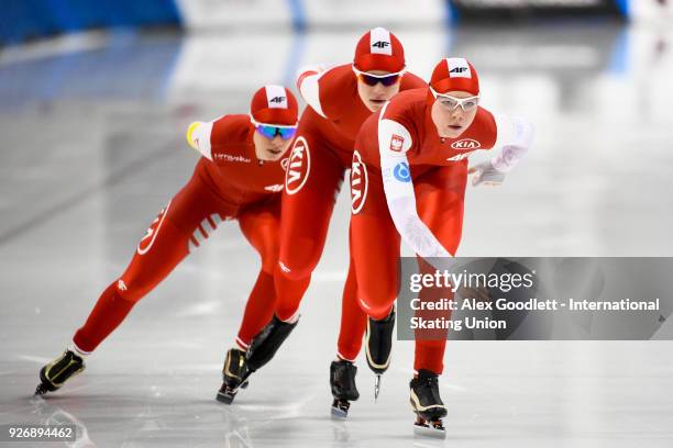 Karolina Bosiek, Karolina Gasecka and Natalia Jabrzyk of Poland compete in the women's team pursuit during day 2 of the ISU Junior World Cup Speed...