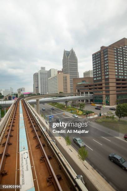 detroit people mover rail - detroit people mover stock pictures, royalty-free photos & images