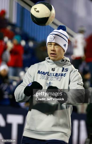 Matt Martin of the Toronto Maple Leafs warms up with teammates volleying a soccer ball during warm-up prior to the 2018 Coors Light NHL Stadium...