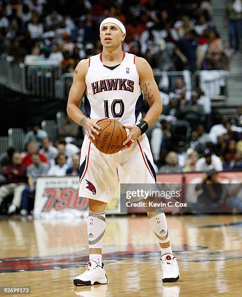 Mike Bibby of the Atlanta Hawks against the Indiana Pacers at Philips Arena on October 28, 2009 in Atlanta, Georgia.