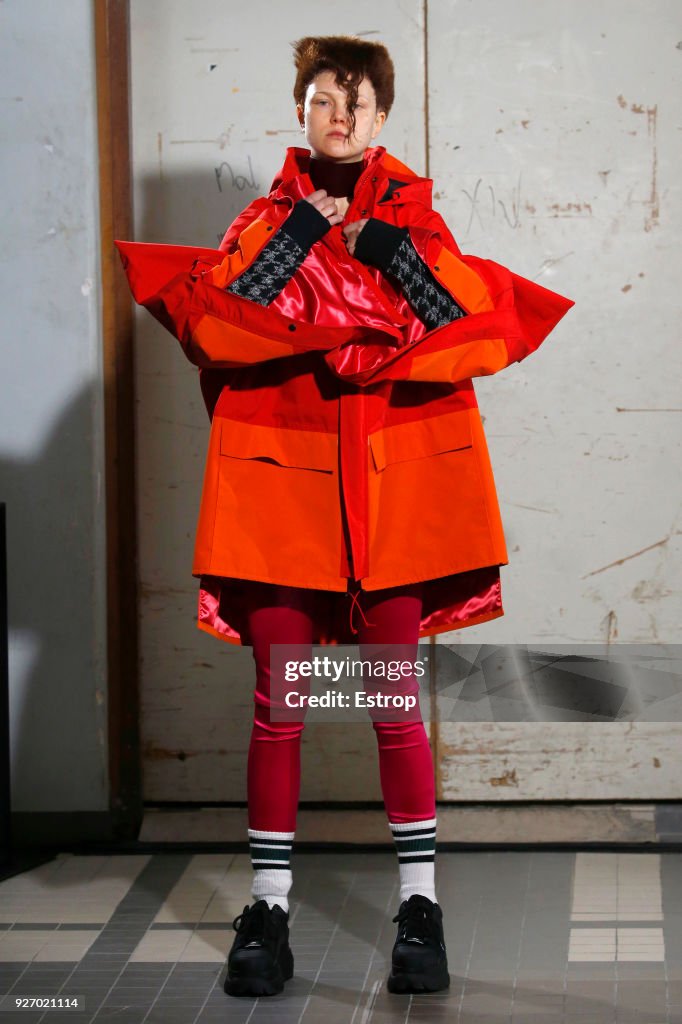 Junya Watanabe : Runway - Paris Fashion Week Womenswear Fall/Winter 2018/2019