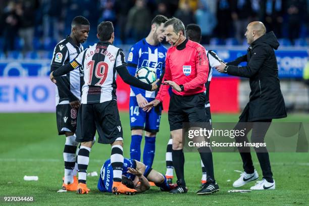 Pedro Lopez Munoz of Levante UD, Ruben Duarte of Deportivo Alaves CF, Emmanuel Okyere Boateng of Levante UD and Abelardo Fernandez of Deportivo...