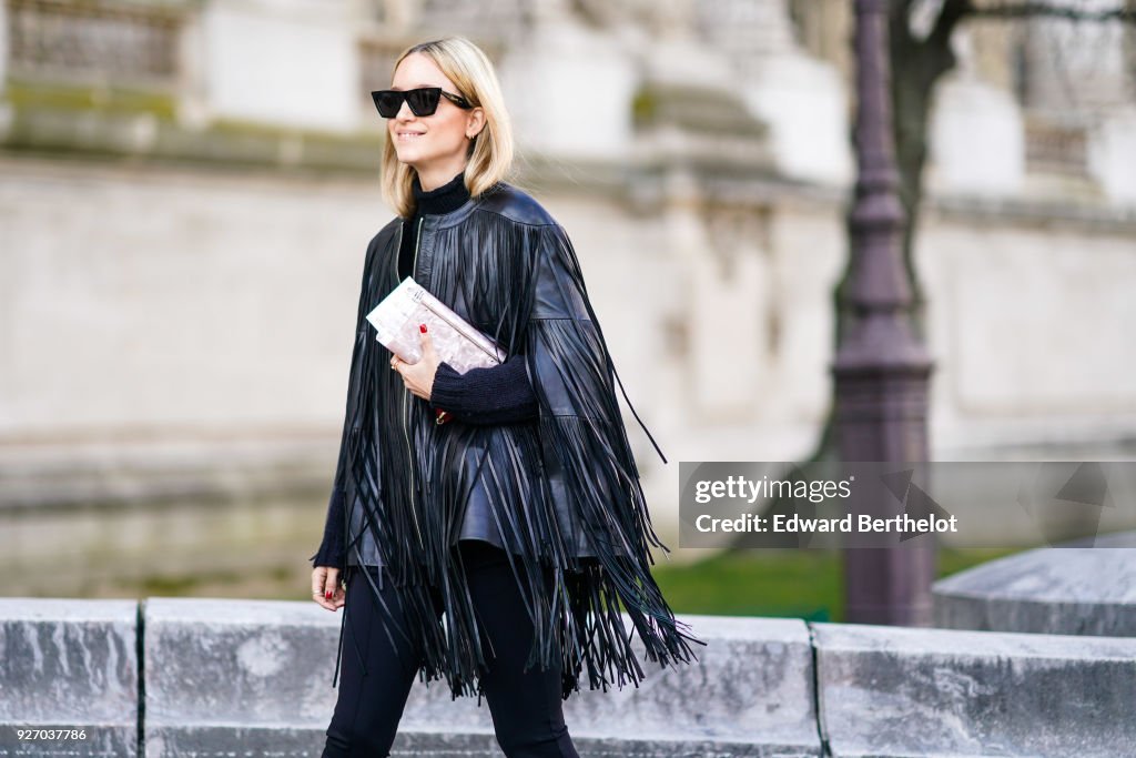 Street Style : Paris Fashion Week Womenswear Fall/Winter 2018/2019 : Day Six