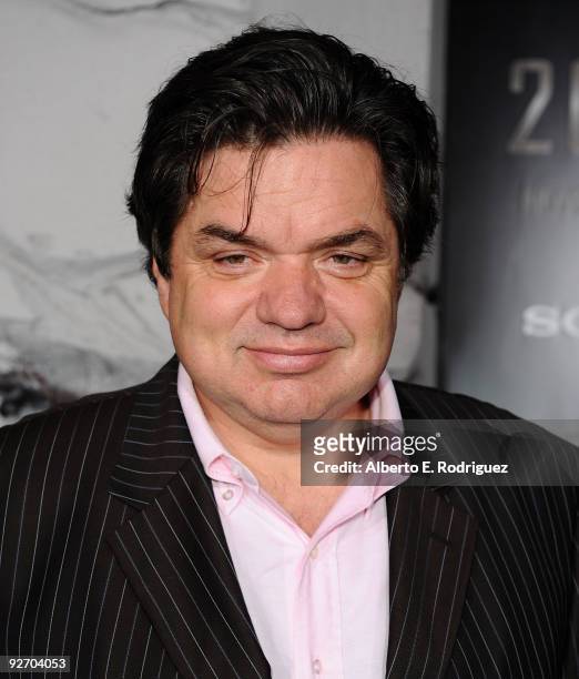Actor Oliver Platt arrives at the premiere of Columbia Pictures' "2012" at the Regal Cinemas LA live on November 3, 2009 in Los Angeles, California.