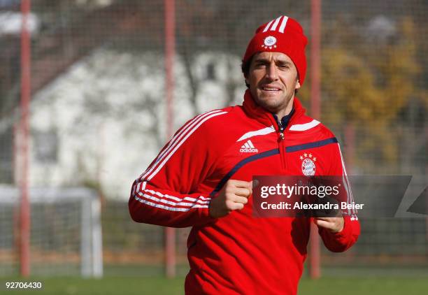 Luca Toni of Bayern Muenchen warms up during a training session on November 4, 2009 in Munich, Germany. Bayern Muenchen lost the UEFA Champions...