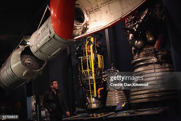 Science Invention Rocket 784 V 2 Rocket Stock Photos, High-Res Pictures, and Images - Getty Images