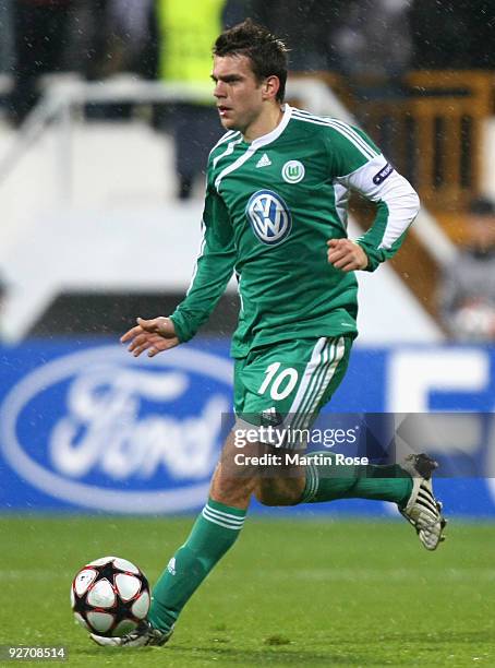 Zvjezdan Misimovic of Wolfsburg runs with the ball during the UEFA Champions League Group B match between Besiktas and VfL Wolfsburg at the Inoenue...