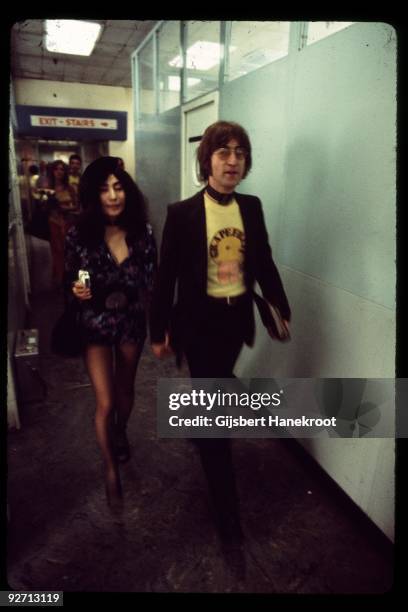 John Lennon and Yoko Ono in Selfridges department store, Oxford Street, London in 1971 to promote the publication of the 2nd edition of Yoko Ono's...