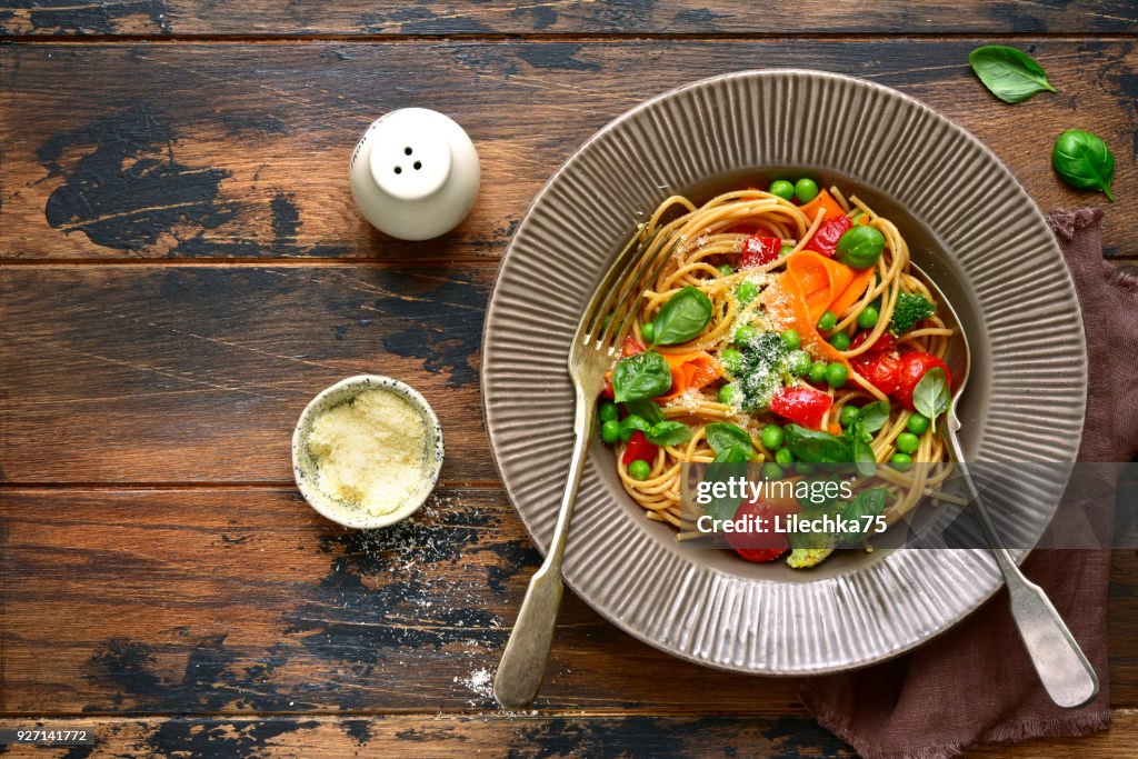 Whole grain pasta primavera