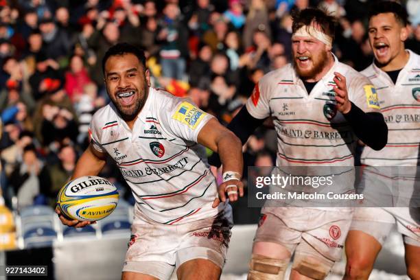 Telusa Veainu of Leicester Tigers celebrates scoring a try during the Aviva Premiership match between Worcester Warriors and Leicester Tigers at...