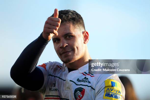 Matt Toomua of Leicester Tigers applauds the supporters following the Aviva Premiership match between Worcester Warriors and Leicester Tigers at...