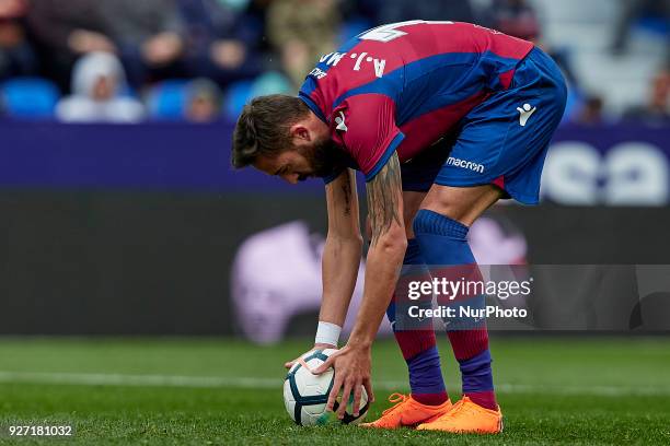 Morales of Levante UD sets the ball prior to a penalty kick during the La Liga match between Levante UD and RCD Espanyol at Ciutat de Valencia on...