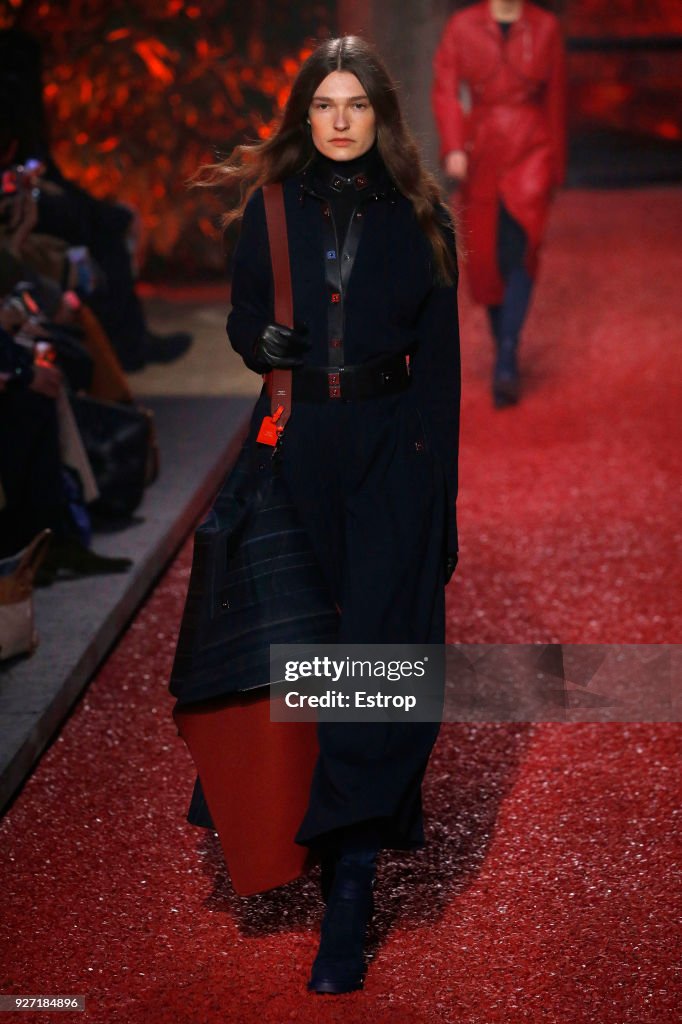 Hermes : Runway - Paris Fashion Week Womenswear Fall/Winter 2018/2019