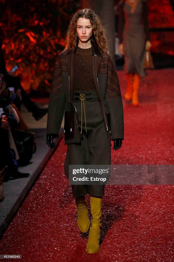 Hermes : Runway - Paris Fashion Week Womenswear Fall/Winter 2018/2019