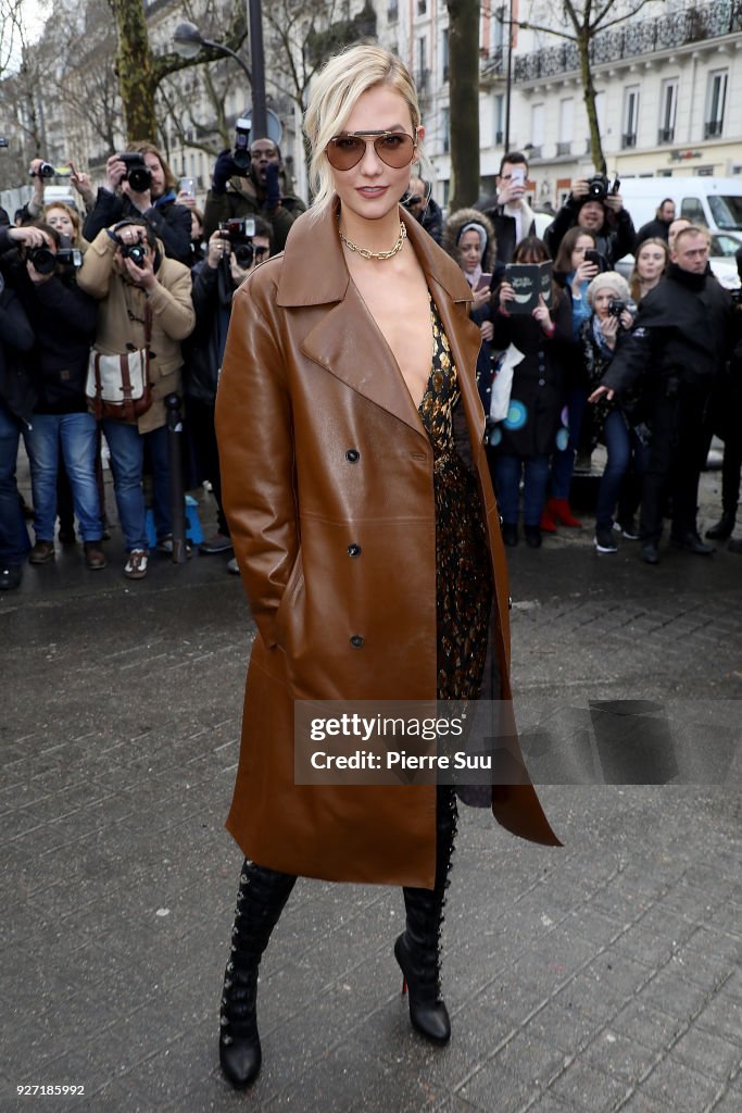 Valentino : Outside Arrivals - Paris Fashion Week Womenswear Fall/Winter 2018/2019