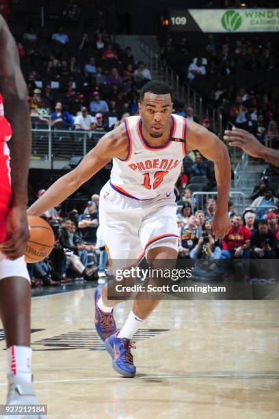 Warren of the Phoenix Suns handles the ball against the Atlanta Hawks on March 4, 2018 at Philips Arena in Atlanta, Georgia. NOTE TO USER: User...