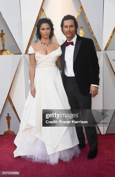 Camila Alves and Matthew McConaughey attendhe 90th Annual Academy Awards at Hollywood & Highland Center on March 4, 2018 in Hollywood, California.
