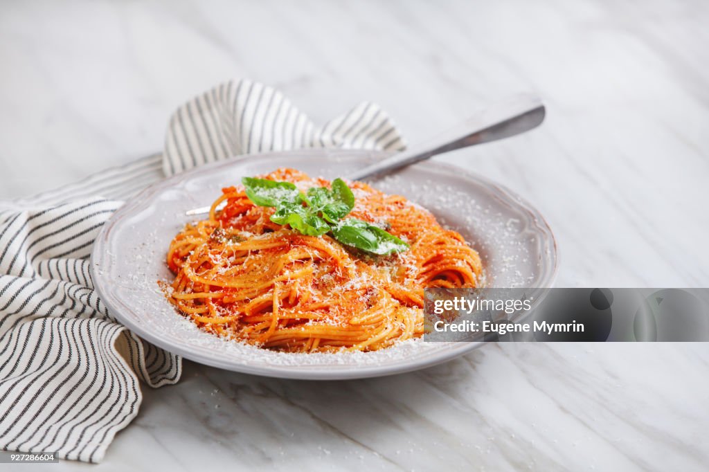 Spaghetti with tomato sauce