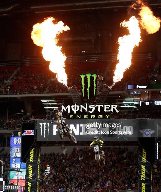 Moster Line 570 Monster Energy Finishing Line Stock Photos, High-Res Pictures, and ...