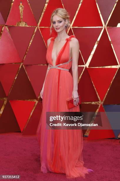 Samara Weaving attends the 90th Annual Academy Awards at Hollywood & Highland Center on March 4, 2018 in Hollywood, California.