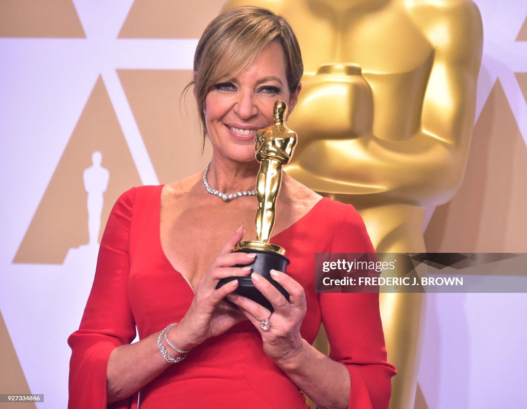 TOPSHOT-US-OSCARS-PRESSROOM