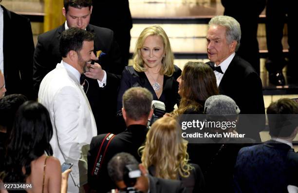 Host Jimmy Kimmel with actor Faye Dunaway and actor/director Warren Beatty after presenting Best Picture onstage during the 90th Annual Academy...