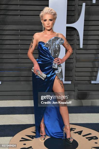 Halsey attends the 2018 Vanity Fair Oscar Party hosted by Radhika Jones at Wallis Annenberg Center for the Performing Arts on March 4, 2018 in...