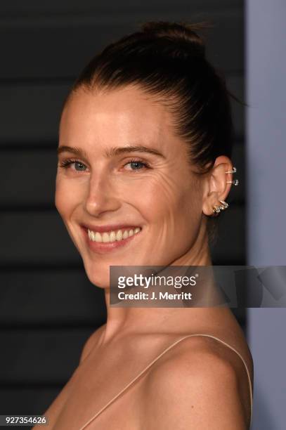 Model Dree Hemingway attends the 2018 Vanity Fair Oscar Party hosted by Radhika Jones at the Wallis Annenberg Center for the Performing Arts on March...