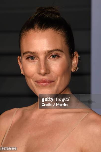 Model Dree Hemingway attends the 2018 Vanity Fair Oscar Party hosted by Radhika Jones at the Wallis Annenberg Center for the Performing Arts on March...