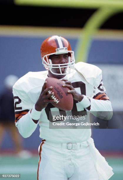 Tight end Ozzie Newsome of the Cleveland Browns looks on from the field during pregame warm up prior to a game against the Pittsburgh Steelers at...