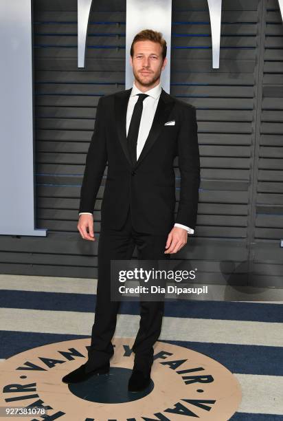 Luke Bracey attends the 2018 Vanity Fair Oscar Party hosted by Radhika Jones at Wallis Annenberg Center for the Performing Arts on March 4, 2018 in...