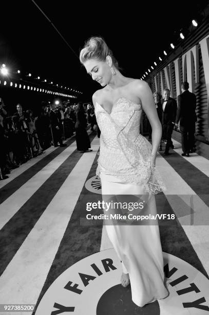 Kate Upton attends the 2018 Vanity Fair Oscar Party hosted by Radhika Jones at Wallis Annenberg Center for the Performing Arts on March 4, 2018 in...