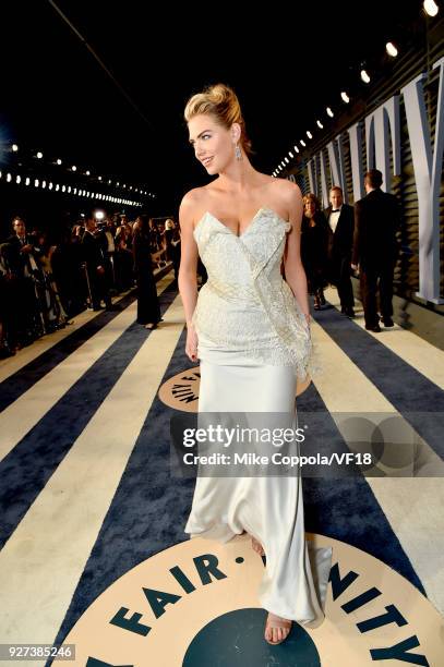 Kate Upton attends the 2018 Vanity Fair Oscar Party hosted by Radhika Jones at Wallis Annenberg Center for the Performing Arts on March 4, 2018 in...