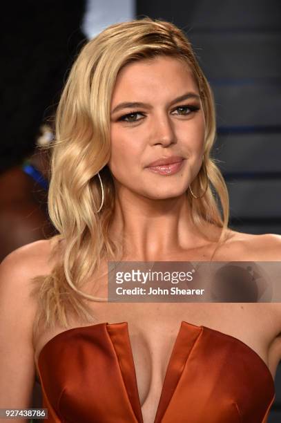 Model Kelly Rohrbach attends the 2018 Vanity Fair Oscar Party hosted by Radhika Jones at Wallis Annenberg Center for the Performing Arts on March 4,...