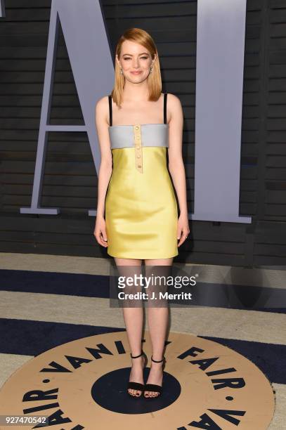 Emma Stone attends the 2018 Vanity Fair Oscar Party hosted by Radhika Jones at the Wallis Annenberg Center for the Performing Arts on March 4, 2018...