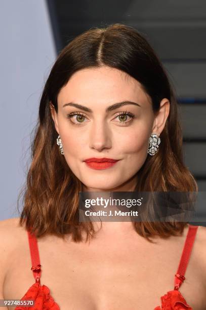 Actress Phoebe Tonkin attends the 2018 Vanity Fair Oscar Party hosted by Radhika Jones at the Wallis Annenberg Center for the Performing Arts on...