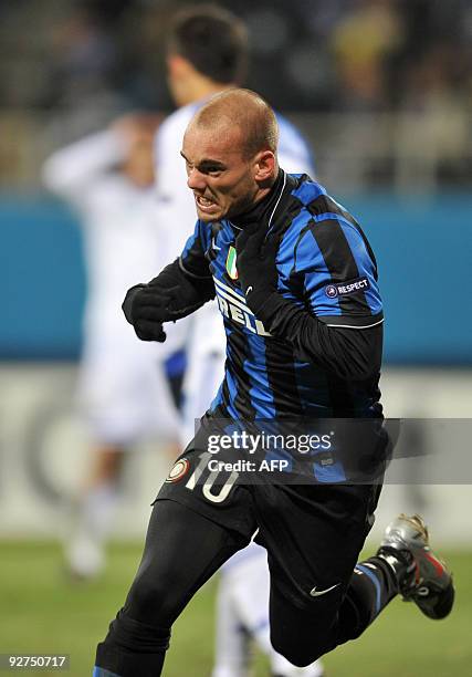 Wesley Sneijder of Inter Milan reacts after scoring against FC Dynamo Kiev during UEFA Champions League, Group F football match in Kiev on November...