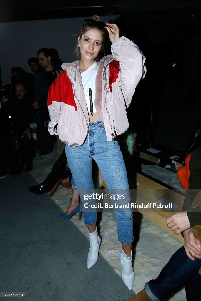 Giambattista Valli : Front Row - Paris Fashion Week Womenswear Fall/Winter 2018/2019