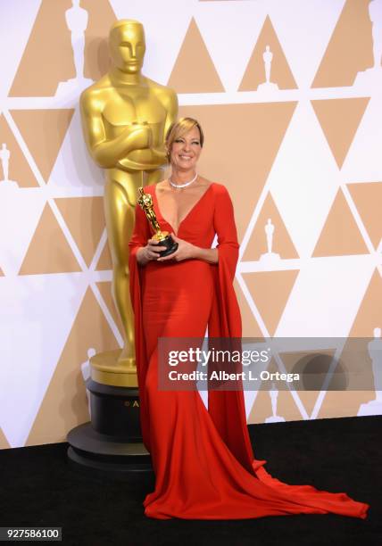 Actress Allison Janney, winner of the Best Supporting Actress award for 'I, Tonya' poses inside the Press Room of the 90th Annual Academy Awards held...