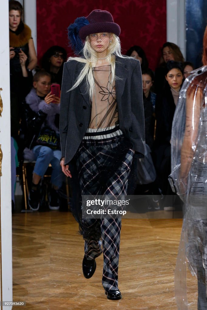 John Galliano : Runway - Paris Fashion Week Womenswear Fall/Winter 2018/2019