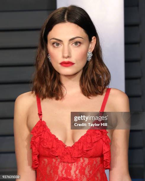 Phoebe Tonkin attends the 2018 Vanity Fair Oscar Party hosted by Radhika Jones at Wallis Annenberg Center for the Performing Arts on March 4, 2018 in...