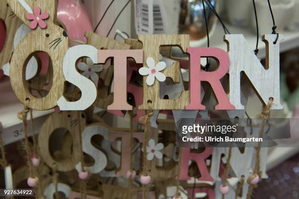Ester 2018. The picture shows colored easter eggs in a basket.