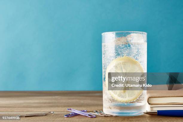 drink. - lemon soda fotografías e imágenes de stock