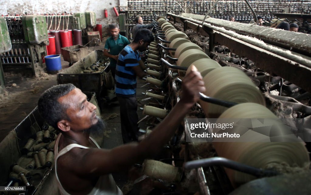 Jute Mill workers in Dhaka