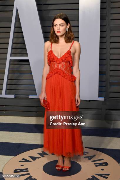 Phoebe Tonkin attends the 2018 Vanity Fair Oscar Party Hosted By Radhika Jones - Arrivals at Wallis Annenberg Center for the Performing Arts on March...