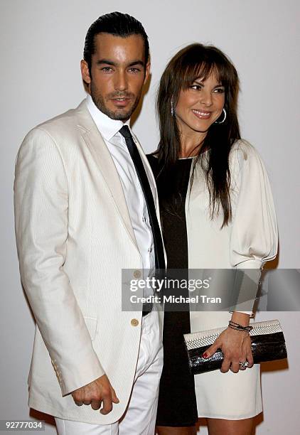 Aaron Diaz and Kate Del Castillo arrive to the 2009 Latin Recording Academy Person of the Year honoring "De Fiesta With Juan Gabriel" held at...