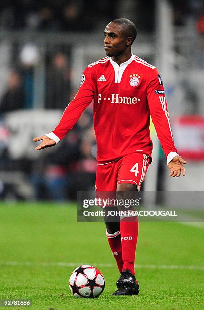 Bayern Munich's Dutch defender Edson Braafheid pauses before passing the ball during the Bayern Munich vs Girondins de Bordeaux Champions League...