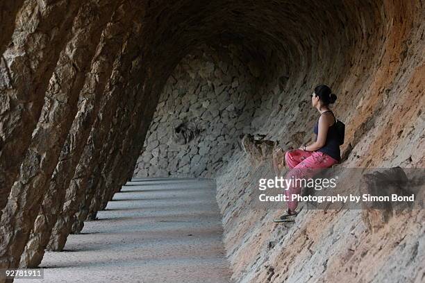 relaxing at parc guell - park guell stock pictures, royalty-free photos & images
