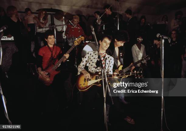 387 Johnny Thunders Photos & High Res Pictures - Getty Images