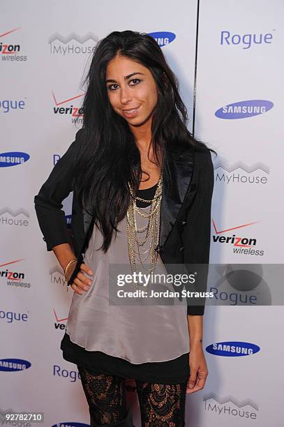 Courtenay Semel attends Verizon Wireless Samsung Rogue Event at My House on November 4, 2009 in Hollywood, California.